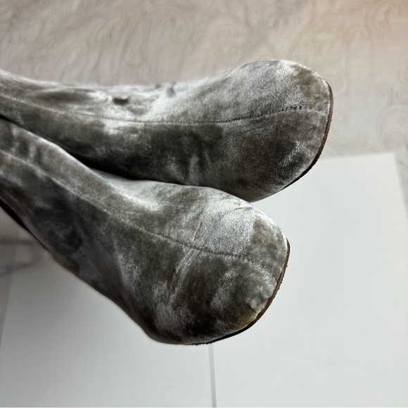 Madewell gray velvet heeled ankle boots sz 9.5 - Picture 3 of 11